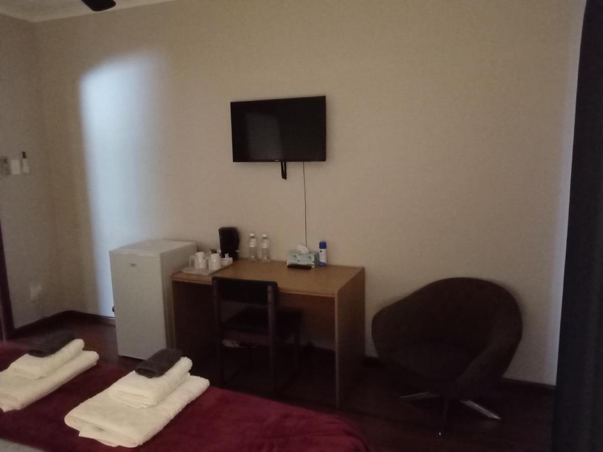 10 On Fairview B&B Paarl Bagian luar foto