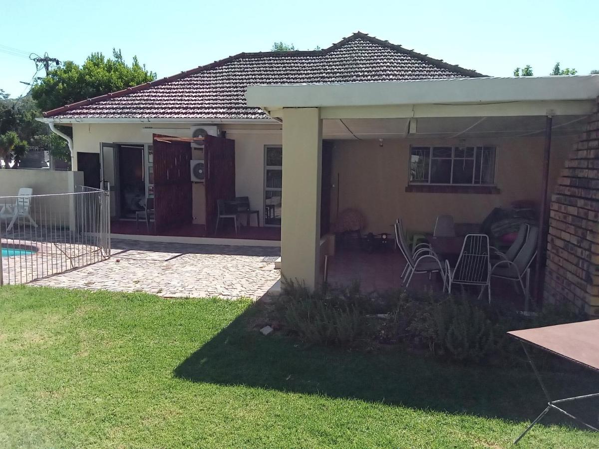 10 On Fairview B&B Paarl Bagian luar foto