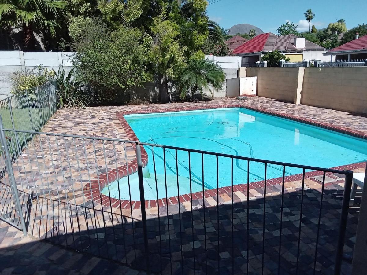 10 On Fairview B&B Paarl Bagian luar foto