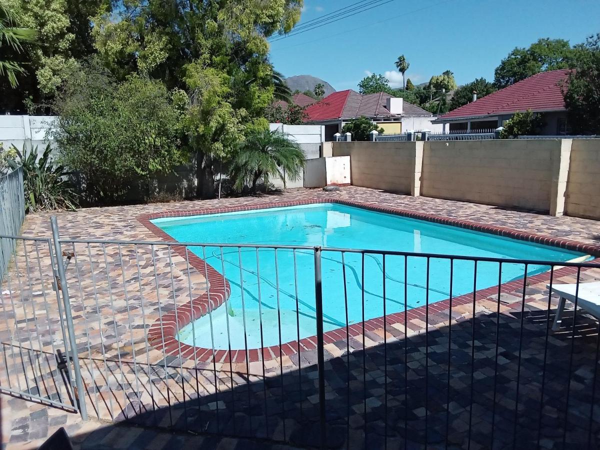 10 On Fairview B&B Paarl Bagian luar foto